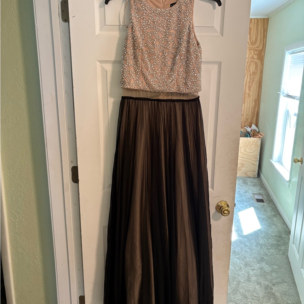 Source Unknown Beaded Cream and Black Prom Dress